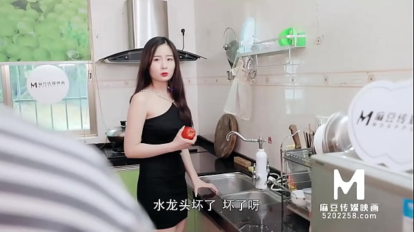 Chịch chị gái nứng lol ngay trong bếp nấu ăn