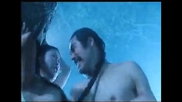 Hiếp dâm địt em nát lol trên cây thông