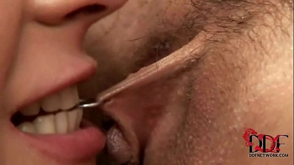 Thích cái khuyên ở âm đạo em