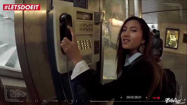Em hướng dẫn viên bú con cặc to kích thích khoái cảm anh sếp