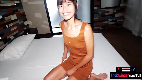 Lần đầu cặp kè với bạn trai nước ngoài khoai to