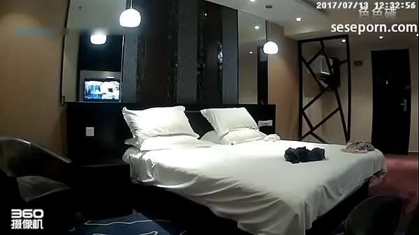 Dẫn em dâu vào khách sạn tâm sự