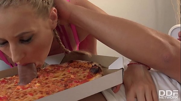 Dịch vụ giao pizza sung sướng