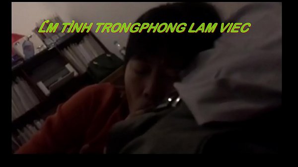 Em đồng nghiệp lén lút bú cu trong giờ nghỉ trưa