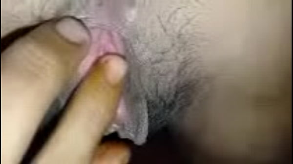 Mò bướm to thâm đen của con vợ dâm đụ hàng ngày