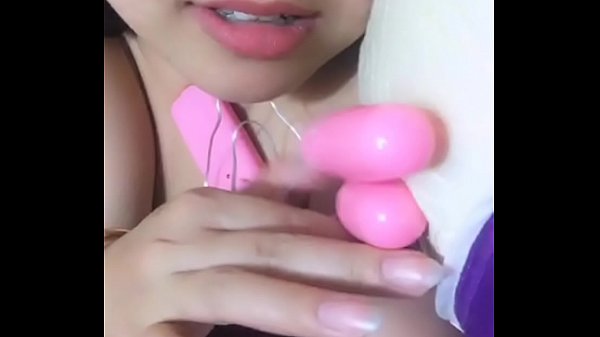 Em Thảo bà bà chồng đi vắng mua sextoy về rung lồn