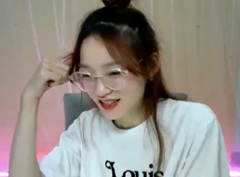 Idol Nari xinh đẹp dâm đãng chat sex thủ dâm ngon