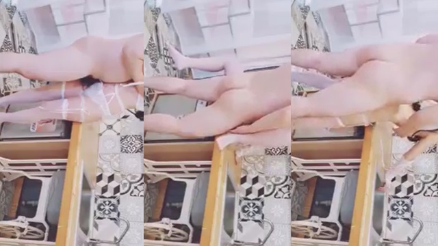 Chịch bé sinh viên dâm đãng mặc đồ lót cực sexy