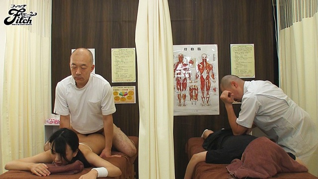 Thanh niên đi massage nằm kế bên bạn gái bị đụ không thương tiếc